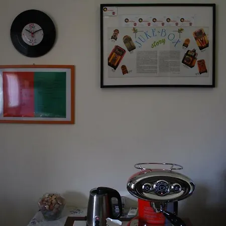 Alojamento de Acomodação e Pequeno-almoço Jukebox Cagliari